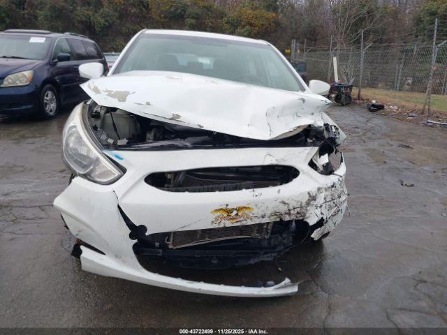 Hyundai ACCENT Se Image 18