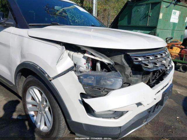 Ford Explorer Xlt Image 4