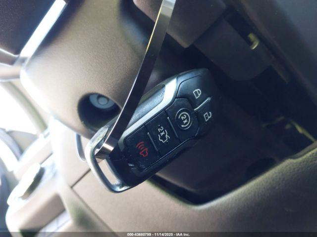 Ford Explorer Xlt Image 12