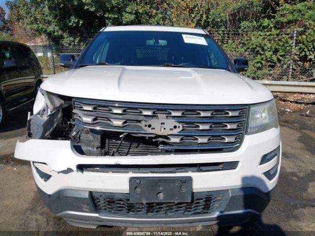 Ford Explorer Xlt Image 15