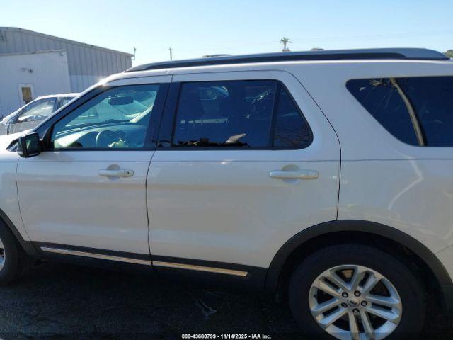 Ford Explorer Xlt Image 14
