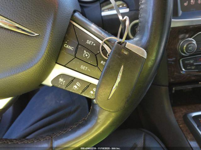 Chrysler 300c Image 10