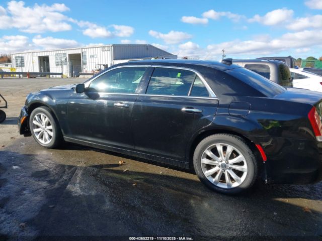 Chrysler 300c Image 9