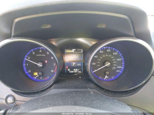 Subaru Outback 2.5i Limited Image 10