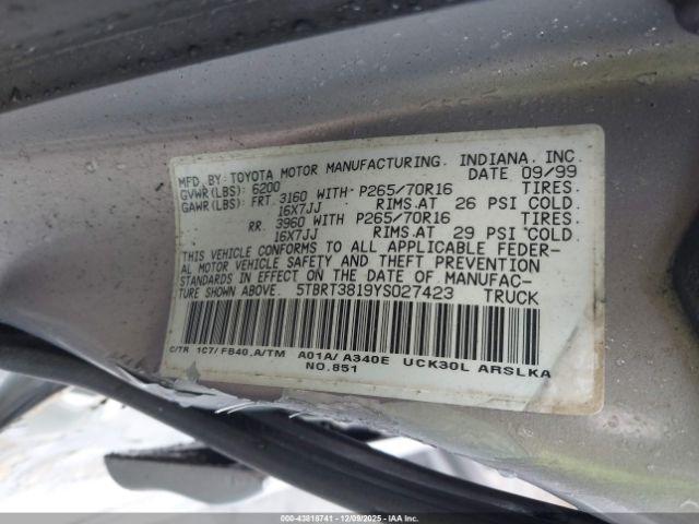 Toyota Tundra Ltd V8 Image 2