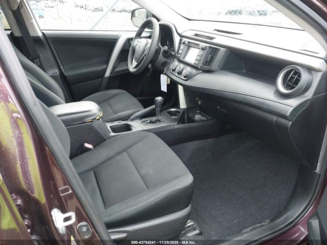 Toyota RAV4 Le Image 5