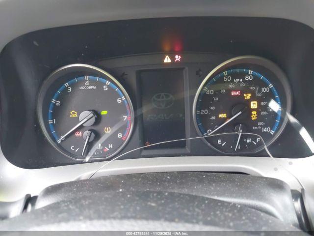 Toyota RAV4 Le Image 2