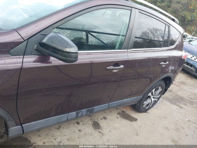 Toyota RAV4 Le Image 15