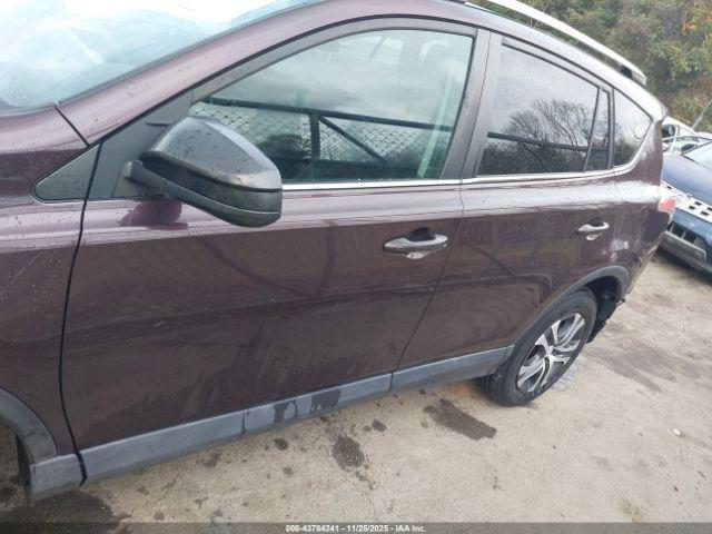 Toyota RAV4 Le Image 15