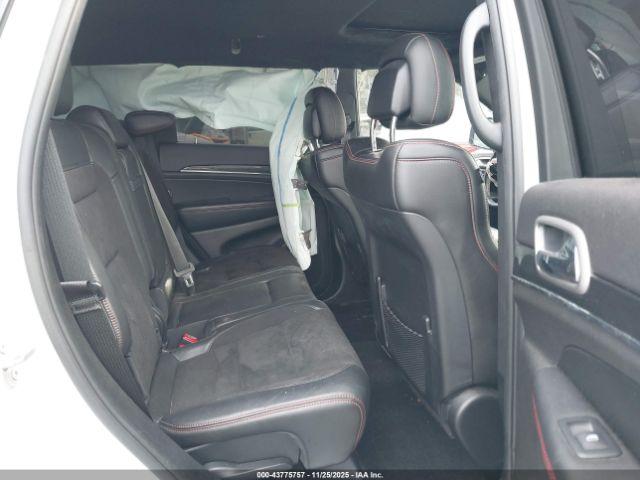 Jeep Grand Cherokee Trailhawk 4x4 Image 11