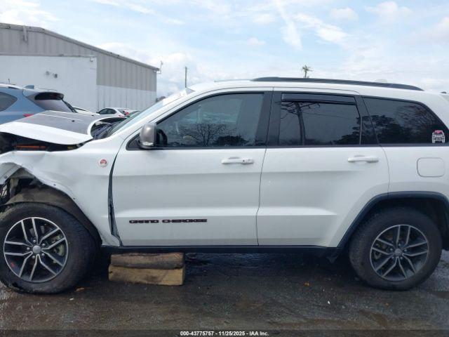 Jeep Grand Cherokee Trailhawk 4x4 Image 10