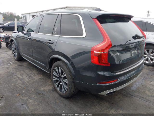 Volvo XC90 T6 Momentum 6 Passenger Image 8