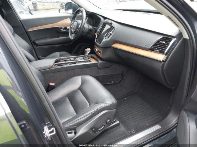 Volvo XC90 T6 Momentum 6 Passenger Image 7