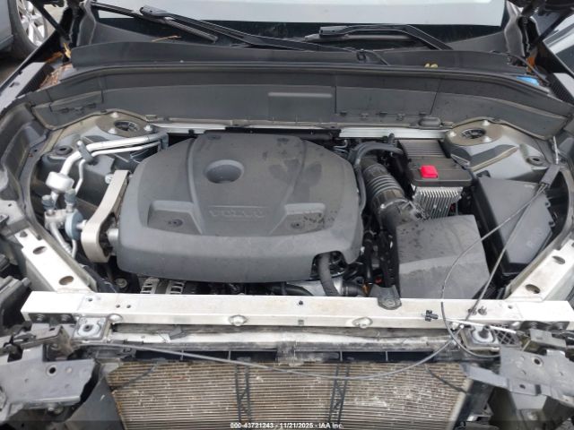 Volvo XC90 T6 Momentum 6 Passenger Image 5