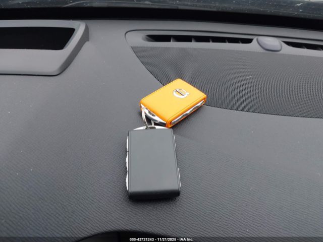 Volvo XC90 T6 Momentum 6 Passenger Image 13