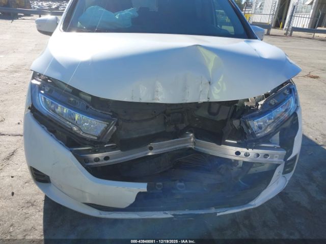 Honda Odyssey Touring Image 8