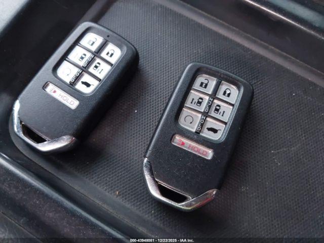 Honda Odyssey Touring Image 9