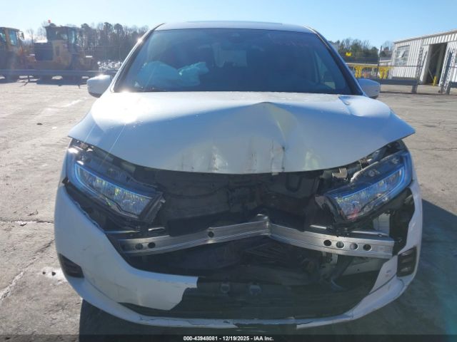 Honda Odyssey Touring Image 10