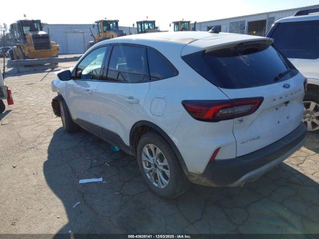 Ford Escape Active Image 3