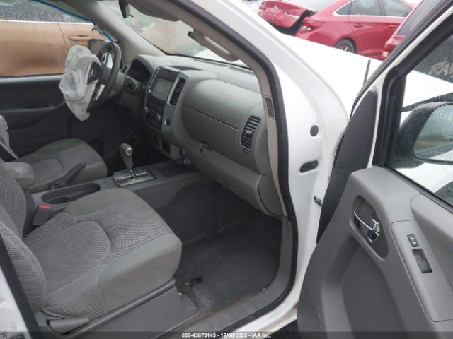 Nissan Frontier Sv Image 6