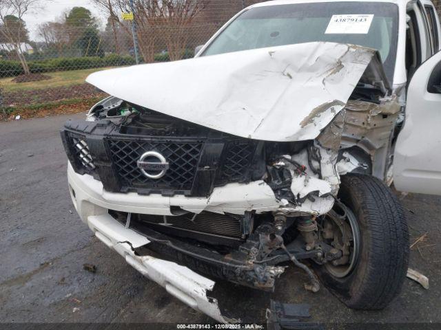 Nissan Frontier Sv Image 2