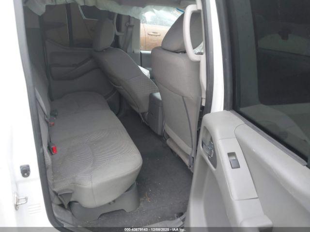 Nissan Frontier Sv Image 11