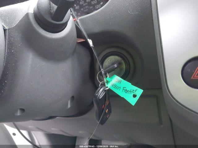 Nissan Frontier Sv Image 10