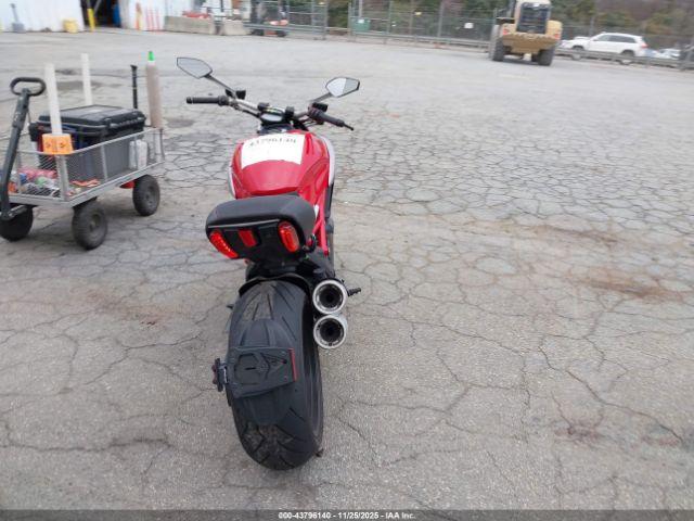 Ducati Diavel Image 10