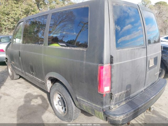 GMC Safari Xt Image 6