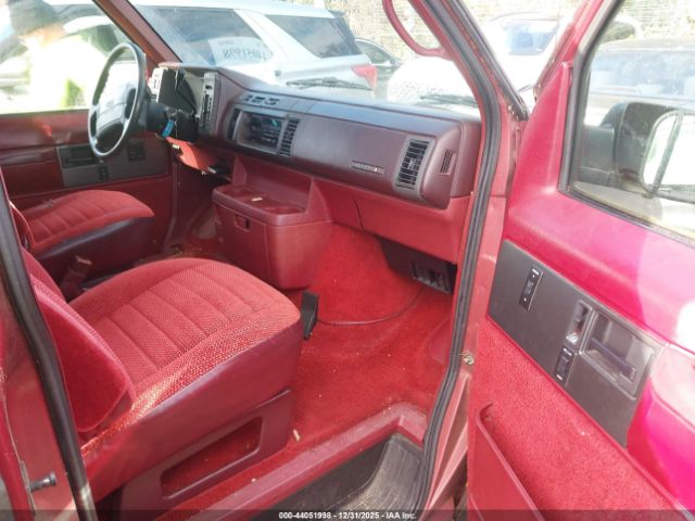 GMC Safari Xt Image 2