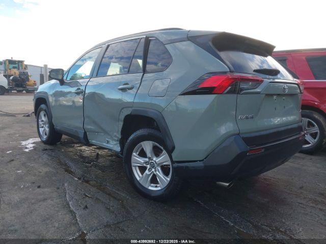 Toyota RAV4 Xle Image 4