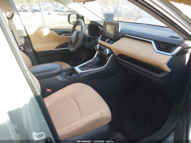 Toyota RAV4 Xle Image 6