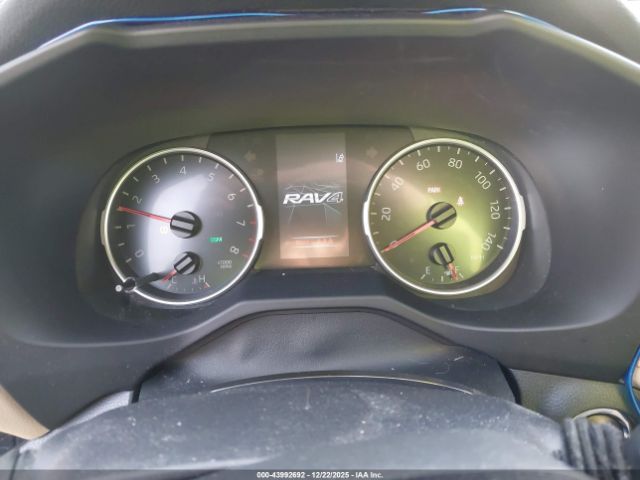 Toyota RAV4 Xle Image 8