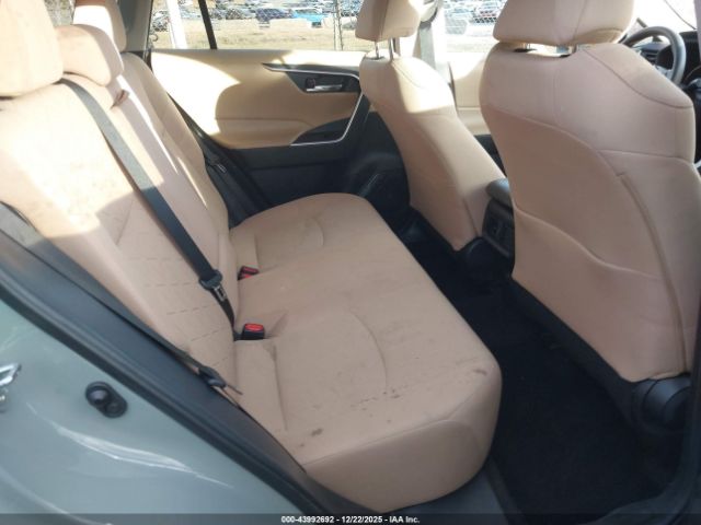 Toyota RAV4 Xle Image 9