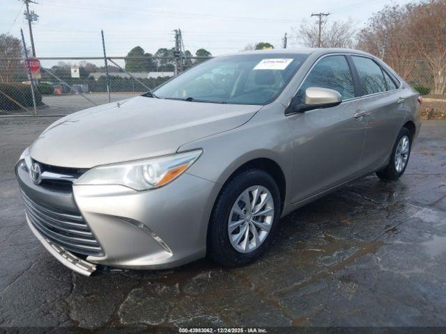 Toyota Camry Le Image 14