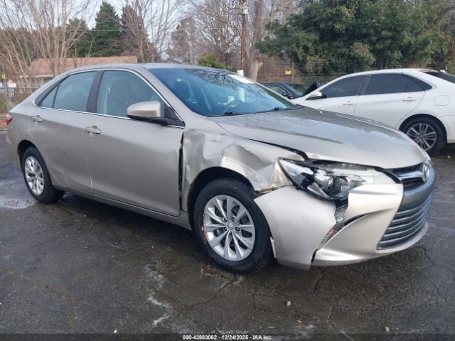 Toyota Camry Le Image 2