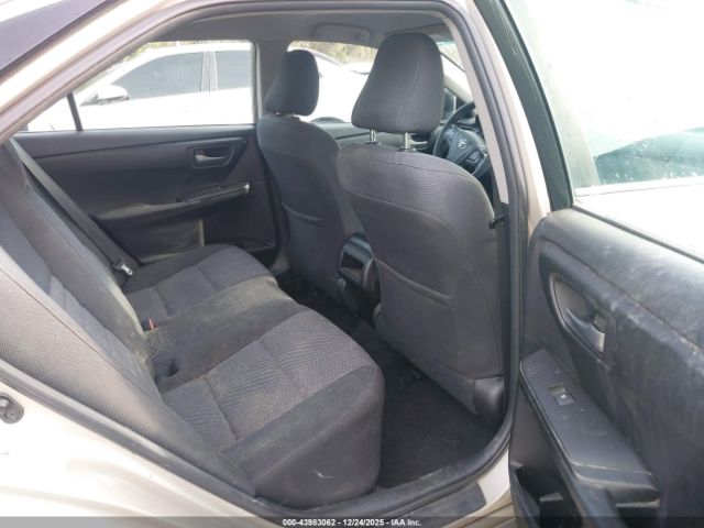 Toyota Camry Le Image 3