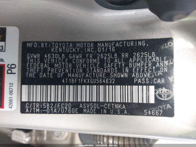 Toyota Camry Le Image 6